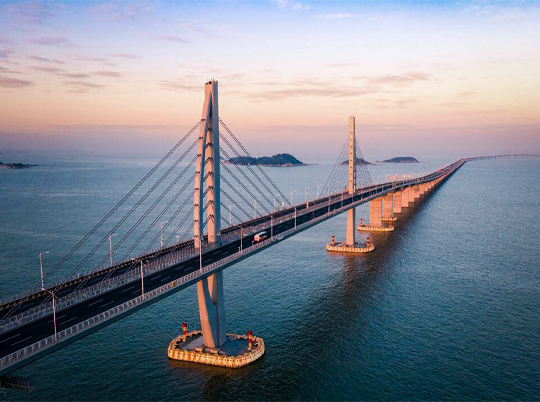 創(chuàng)世界之最！2.5個金字塔+2200萬方砂石用量，港珠澳大橋通過驗收