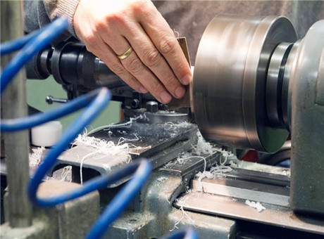 選擇高性價(jià)比的顎式破碎機(jī)，這些你一定要懂