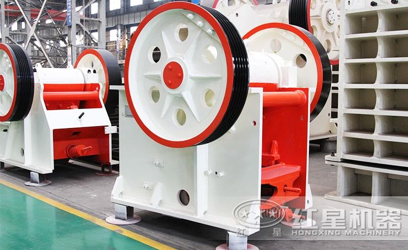 一小時200噸的石子破碎機多少錢？